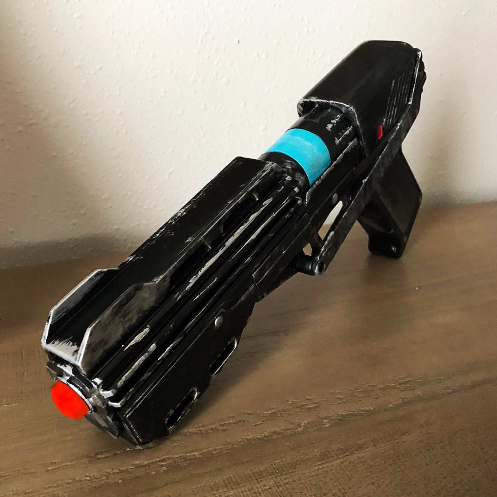 SW Republic Commando DC-15S Sidearm Custom Replica Blaster Prop 2