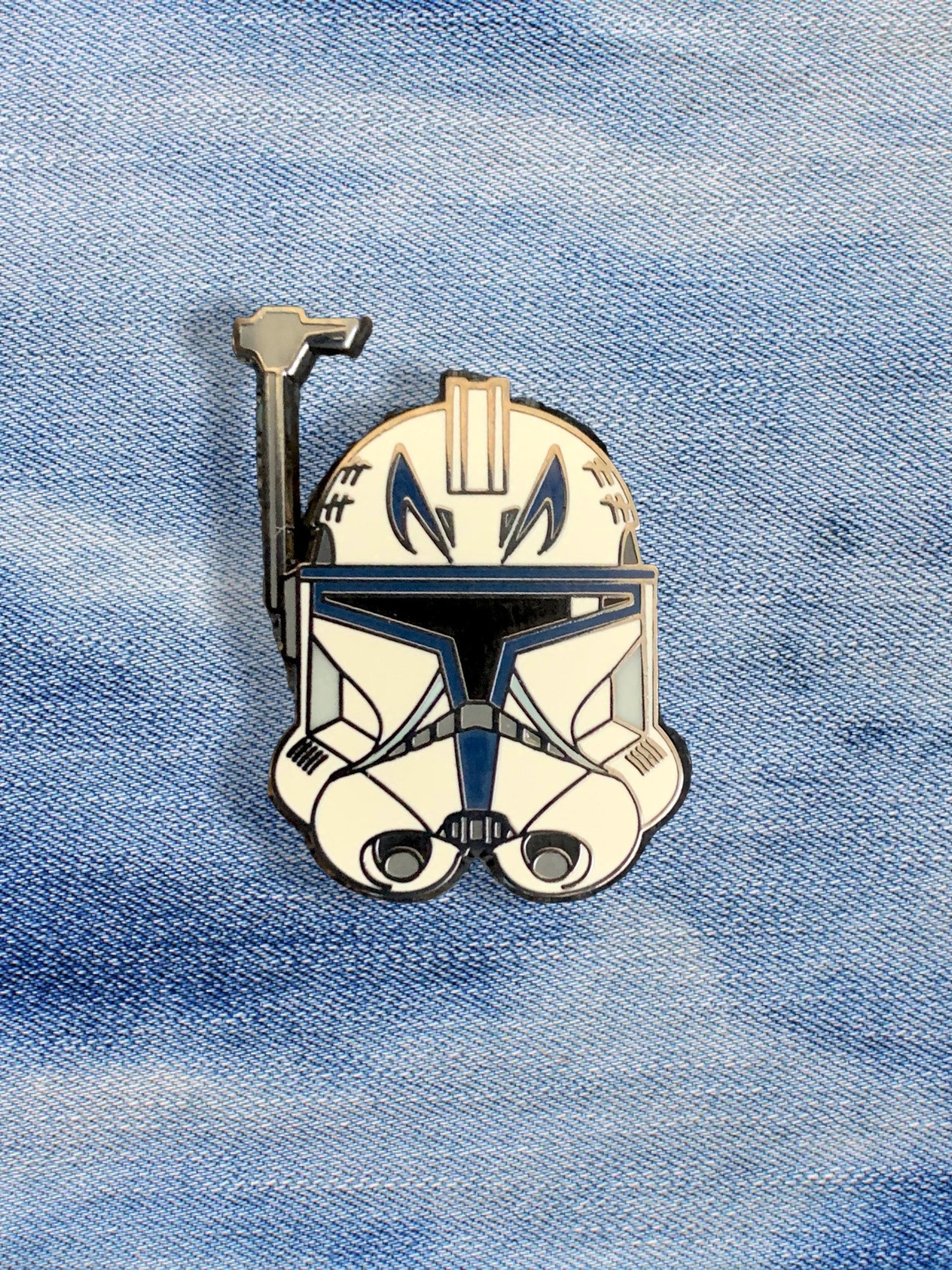 SW Captain Rex Enamel Lapel Pin 1