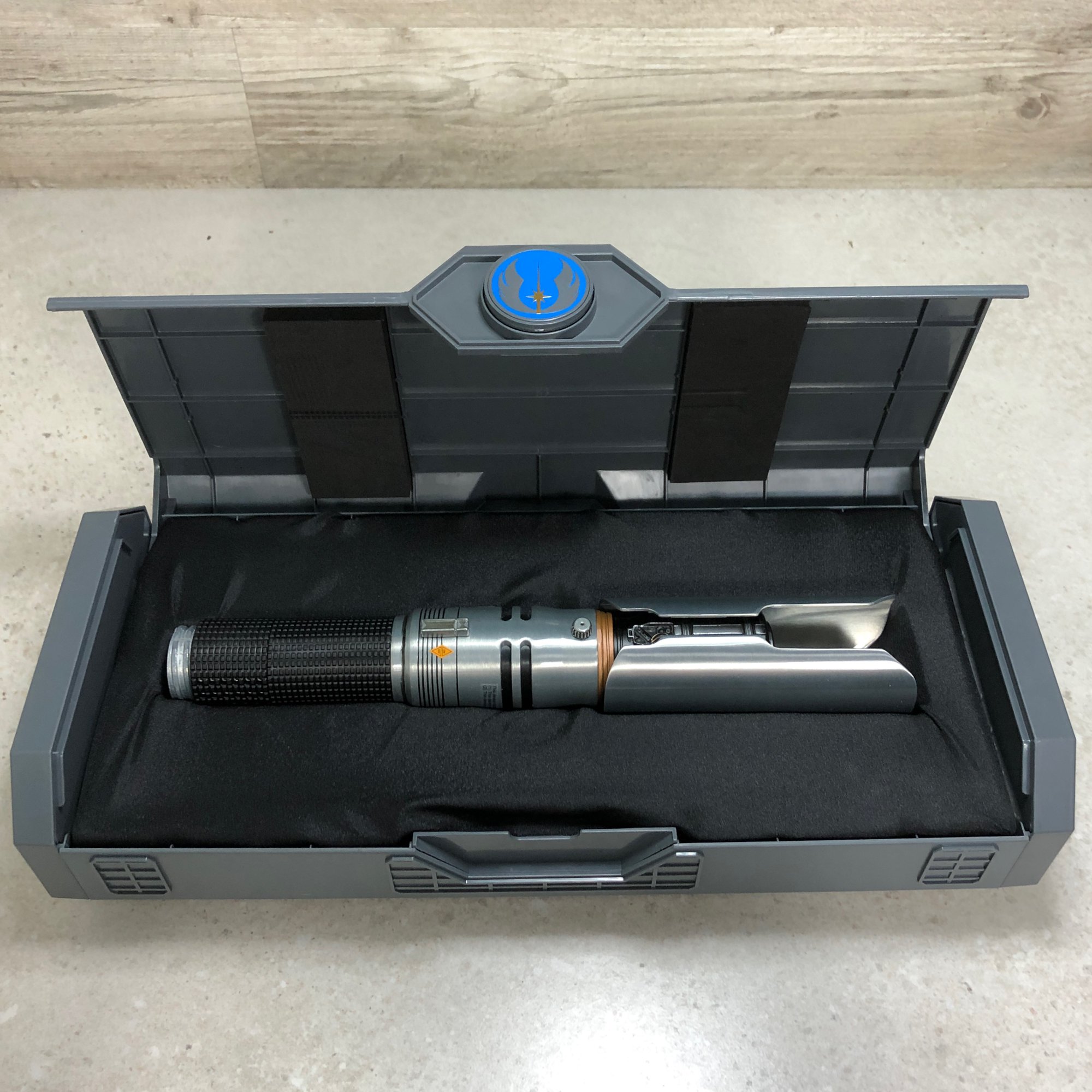 SWGE Cal Kestis Legacy Lightsaber Hilt 1