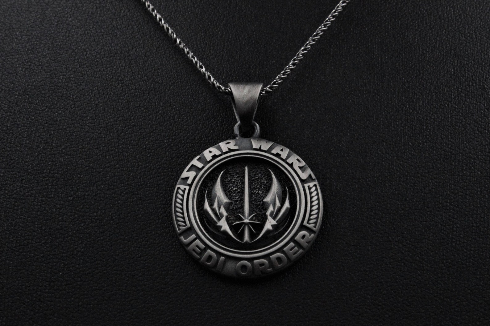 SW Jedi Order Necklace Force Pendant 1