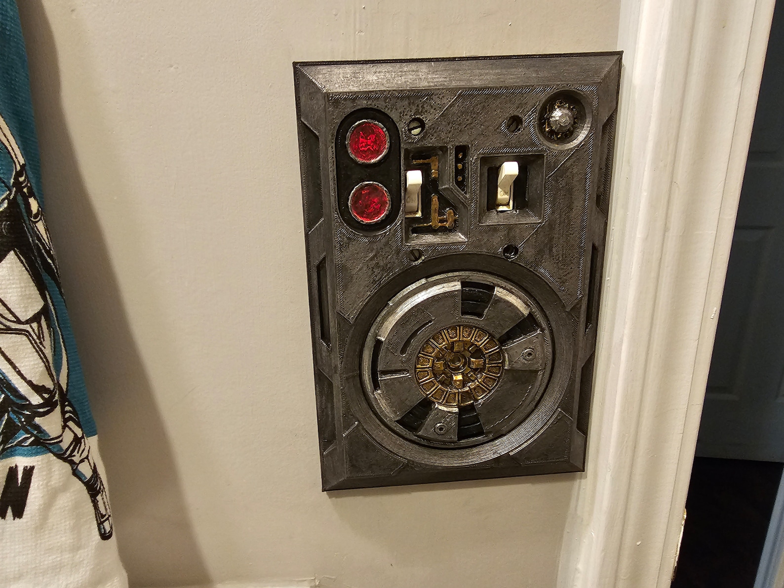 SW Sci-Fi Droid Robot Access Light Switch Cover Plate 1