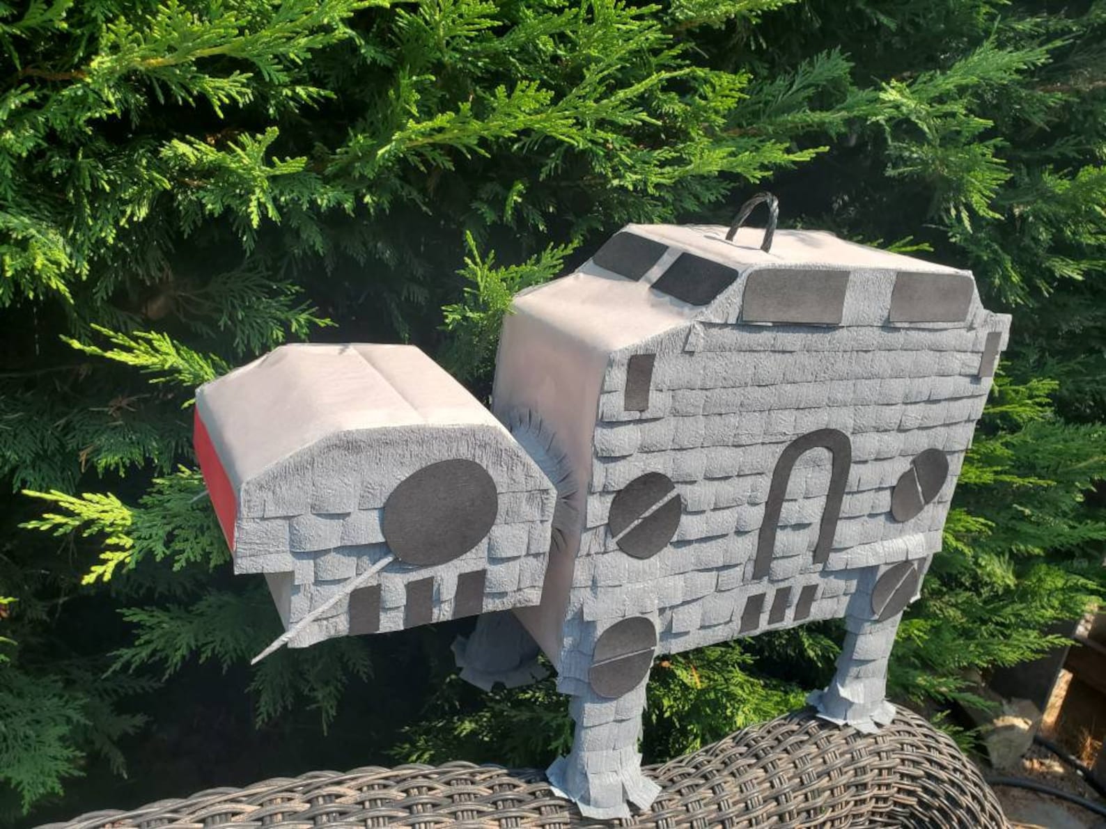 SW Imperial AT-AT Walker Piñata 1