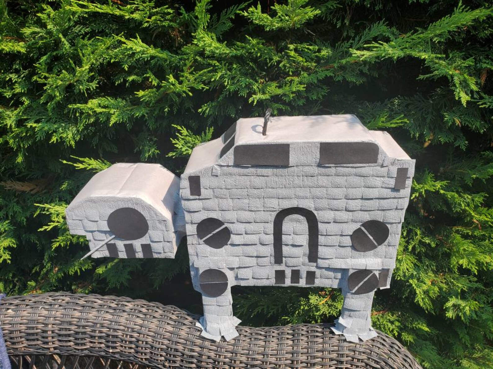 SW Imperial AT-AT Walker Piñata 2