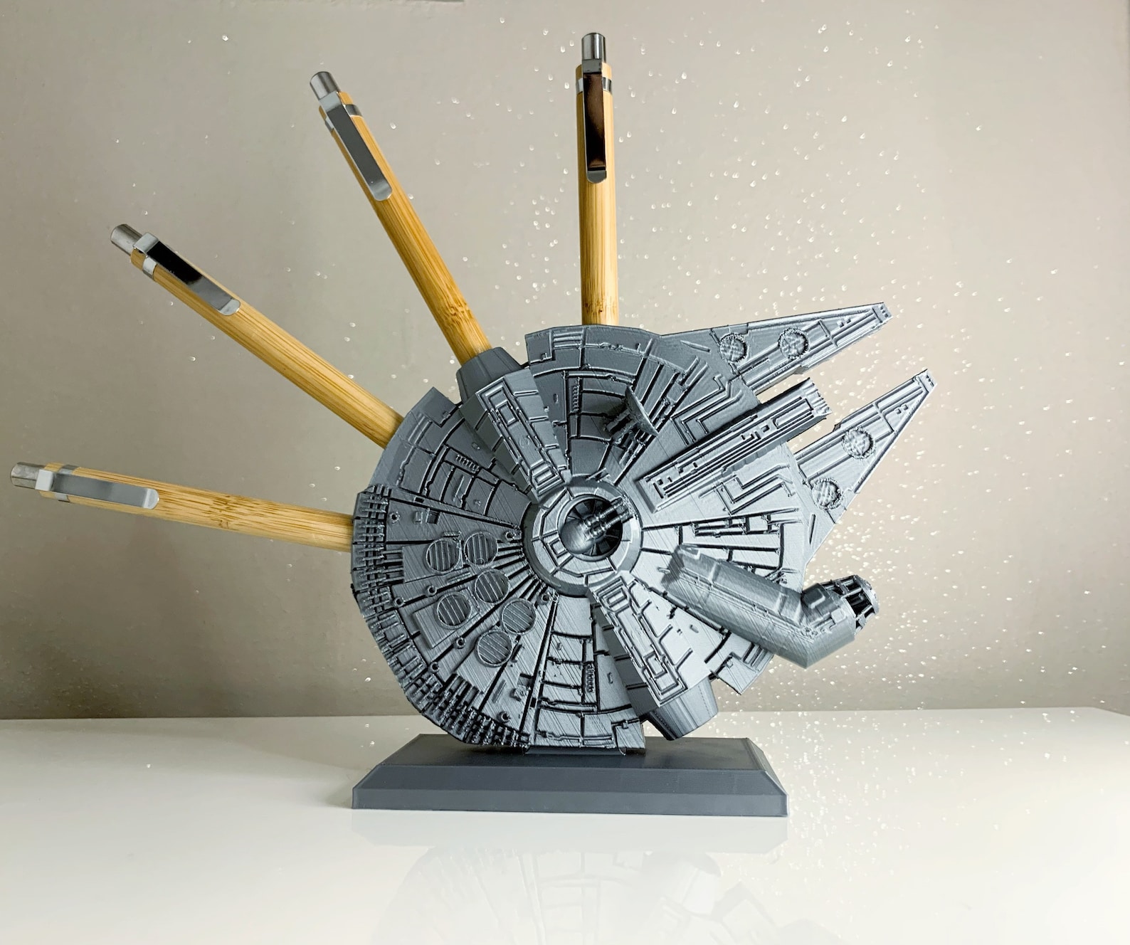 SW Millenium Falcon Pen and Pencil Office Holder 1