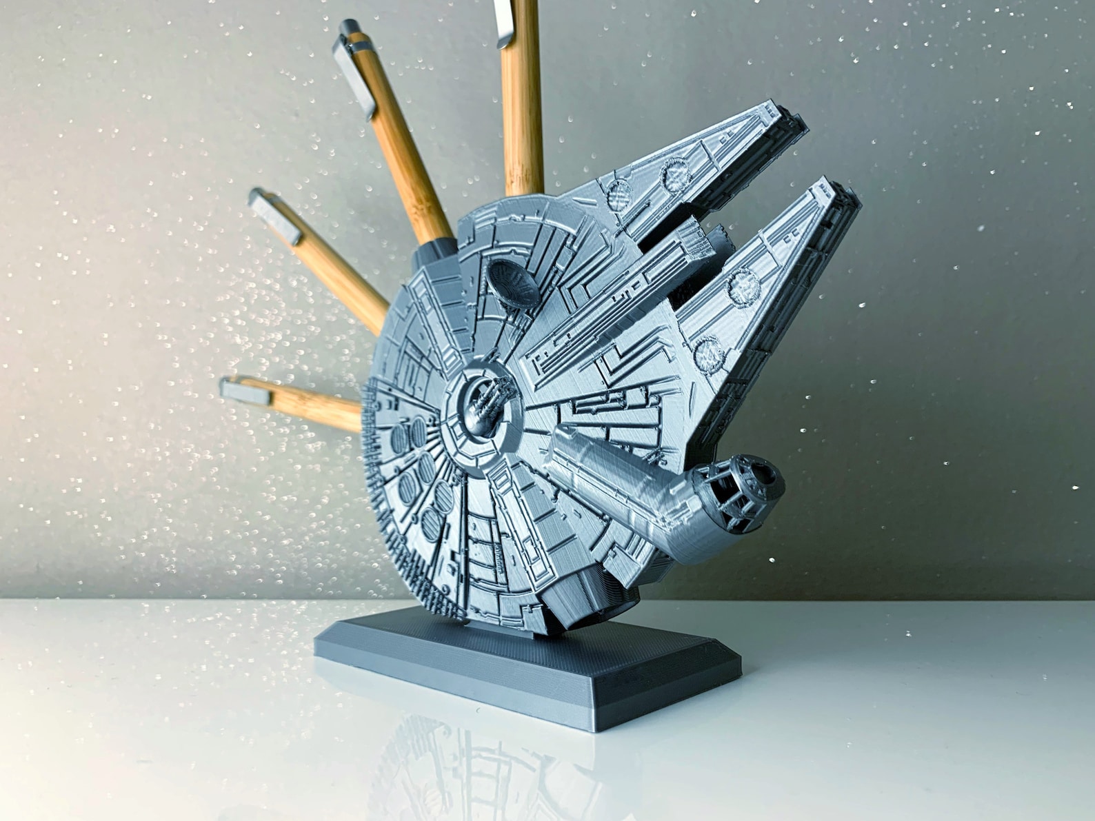 SW Millenium Falcon Pen and Pencil Office Holder 2