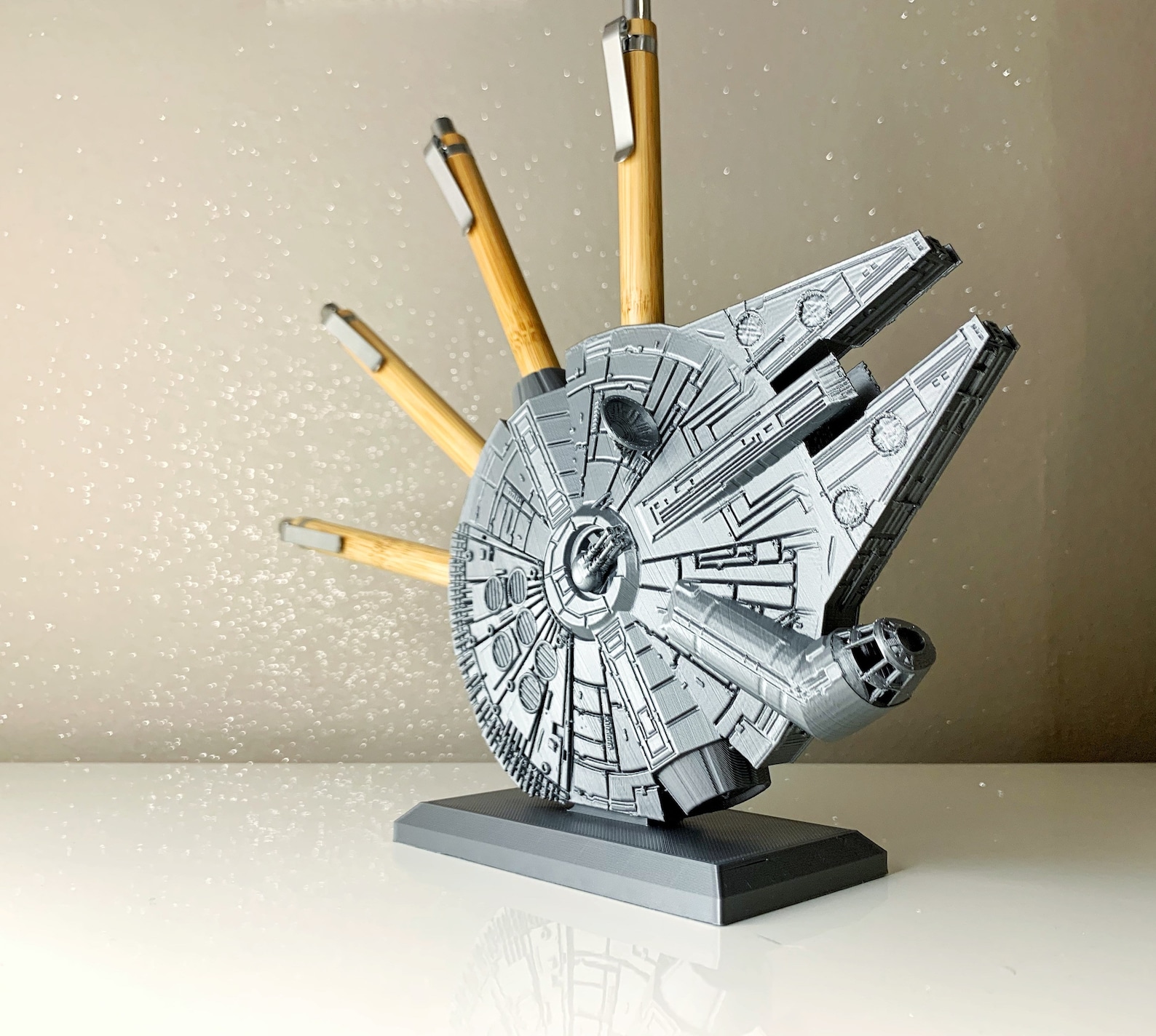 SW Millenium Falcon Pen and Pencil Office Holder 3