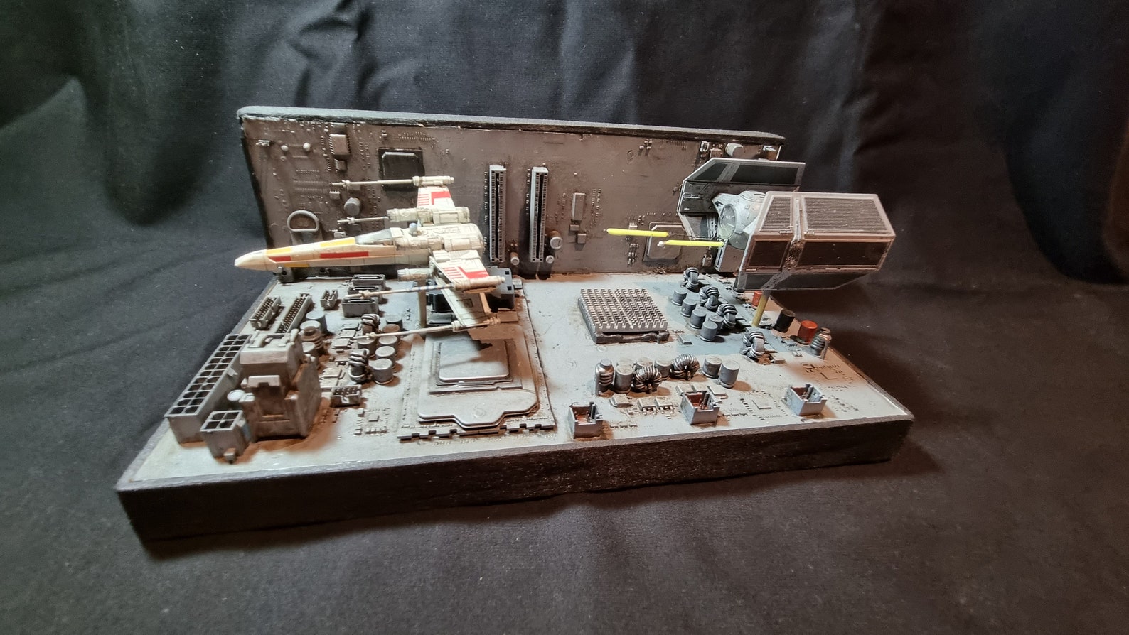 ANH Death Star Chase Book Nook Diorama 1