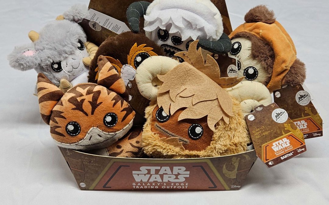 New Star Wars Galaxy's Edge 6" Plush Toy Trading Post Set available now!