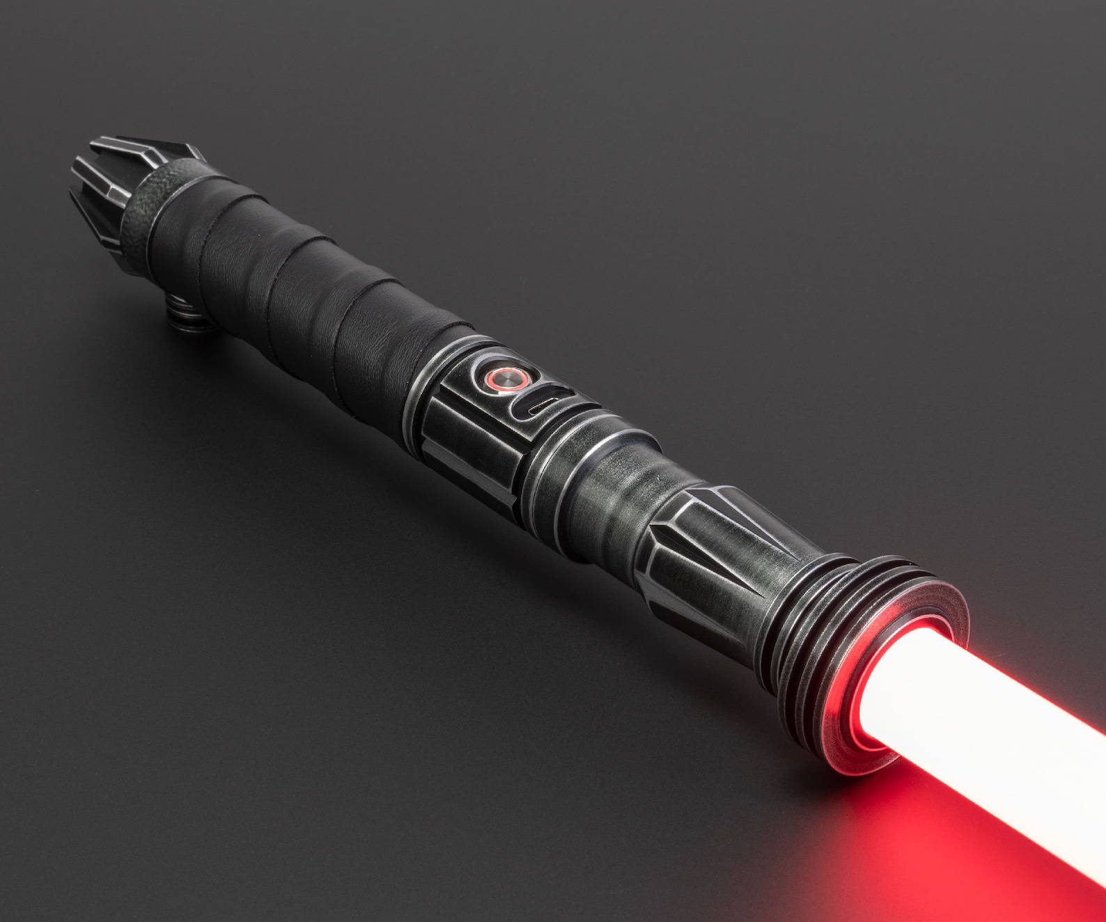 SW Jedi Sith Mandalorian Aggressor Mk2 Eco Weathered Lightsaber 1