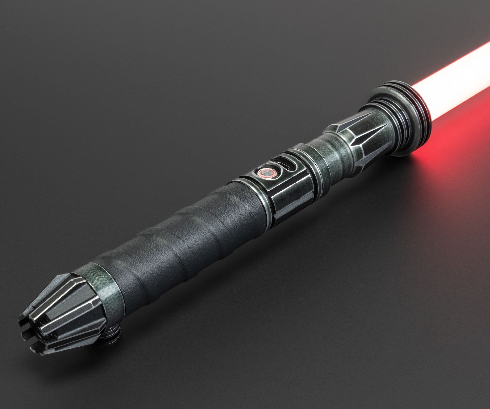 SW Jedi Sith Mandalorian Aggressor Mk2 Eco Weathered Lightsaber 2