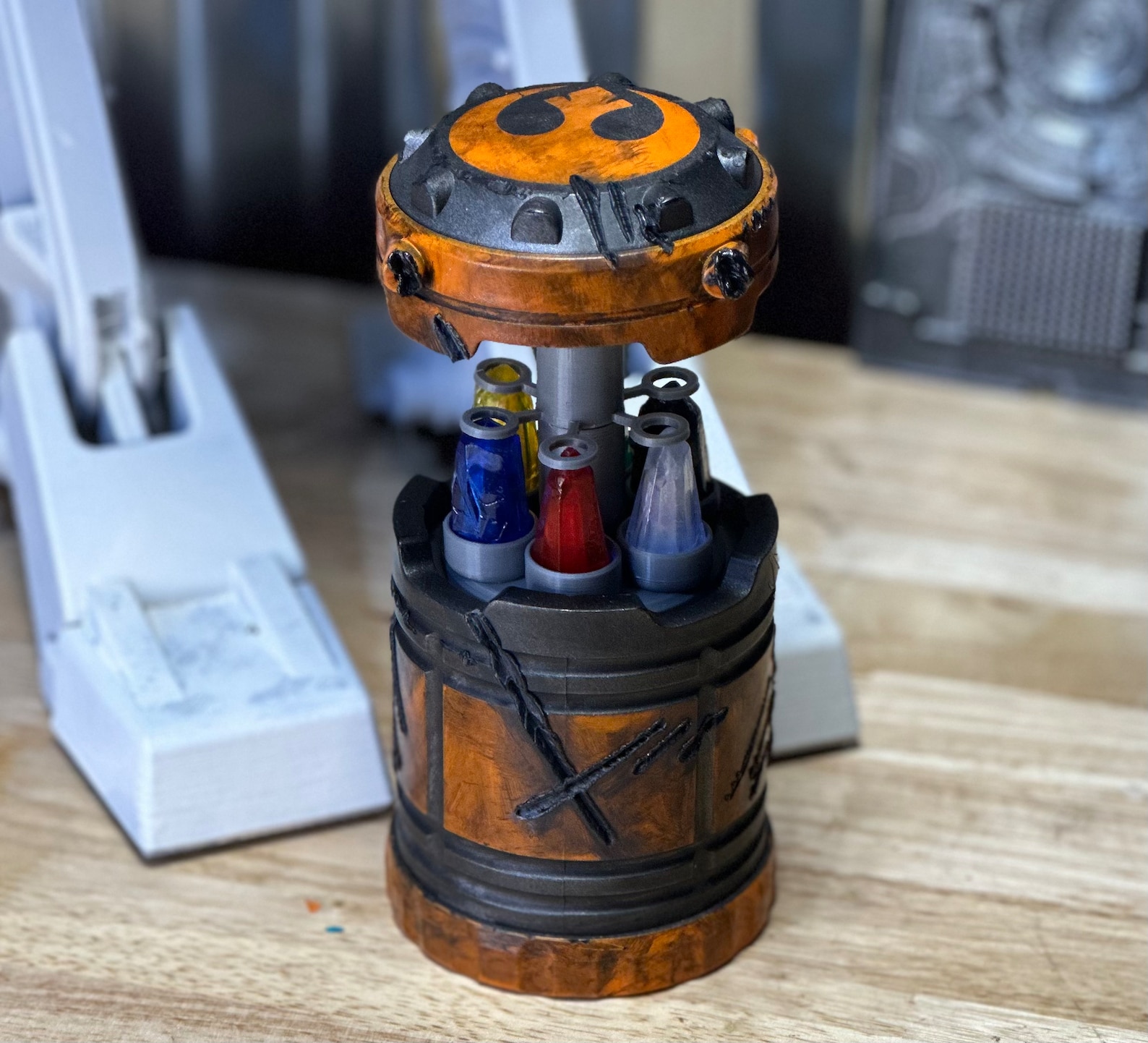 SWGE Kyber Crystal Display Holder 1