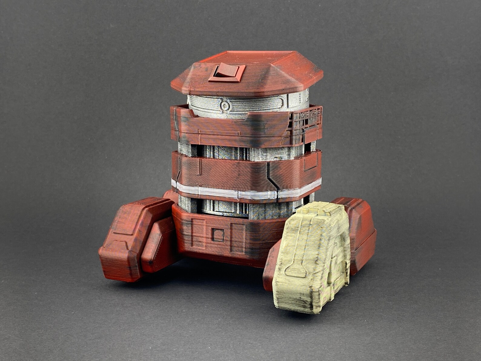 SWA B2EM0 Droid Robot Figure 4