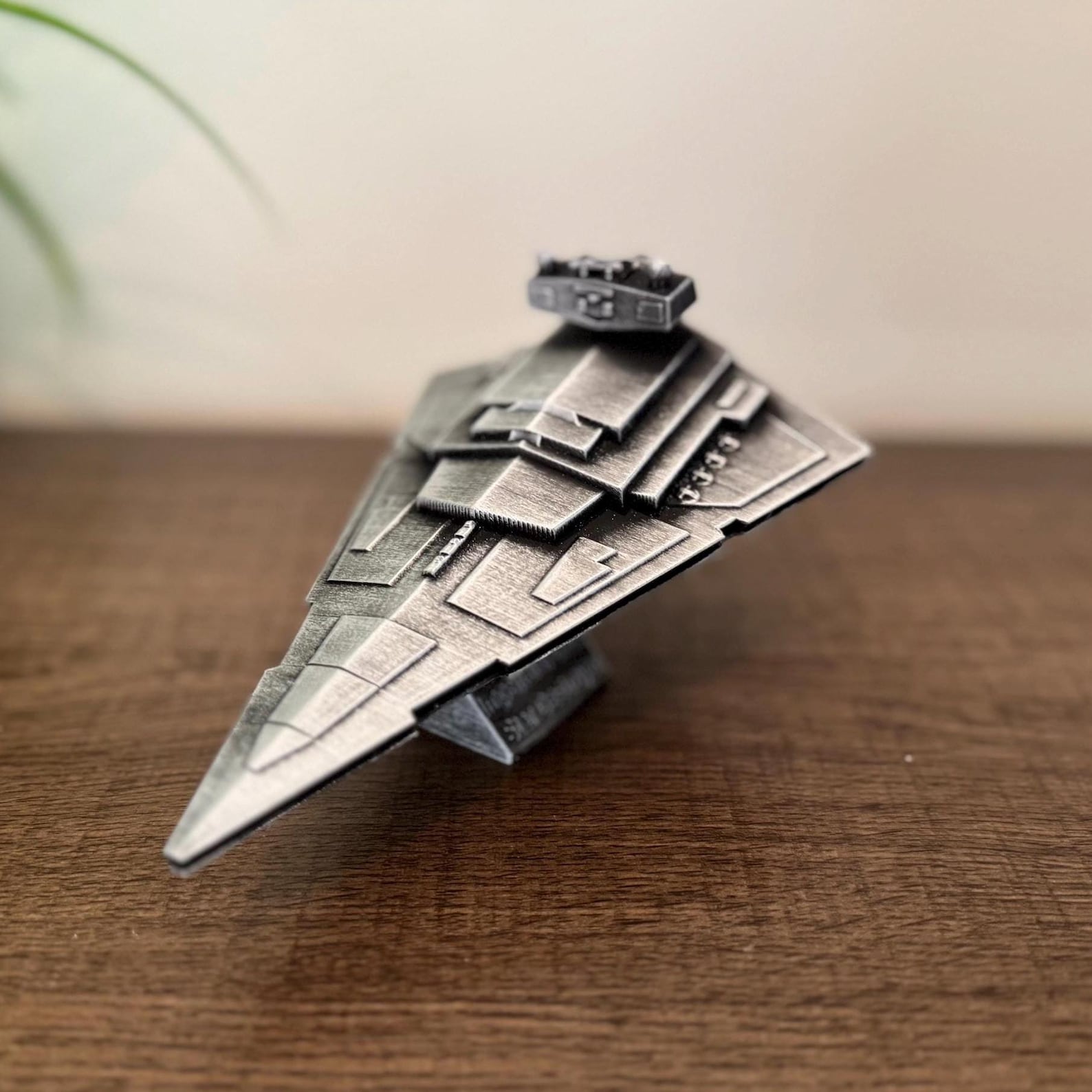SW Imperial Star Destroyer Iconic Figurine 2