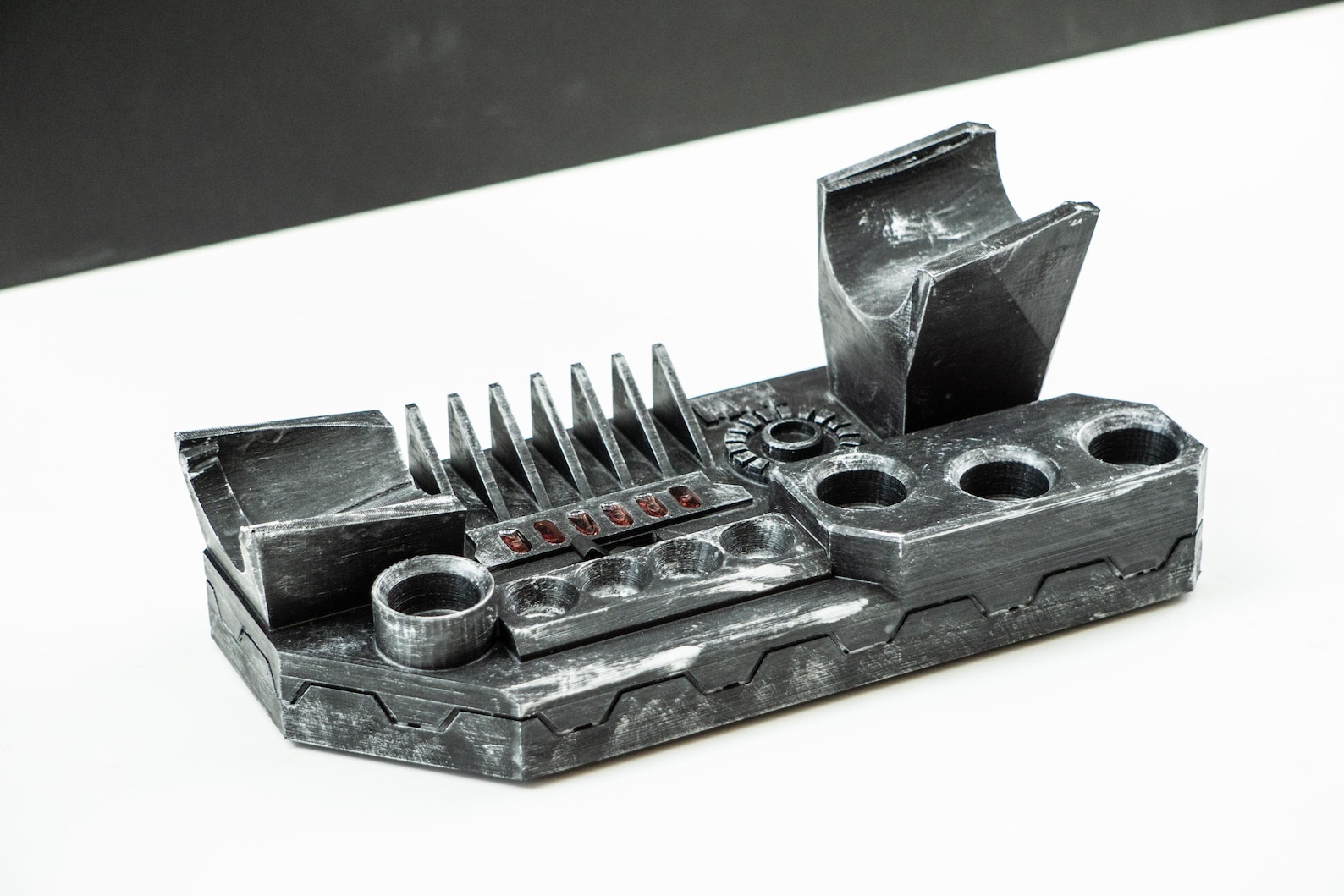 SW Inspired Savi's Lightsaber Display Stand 1