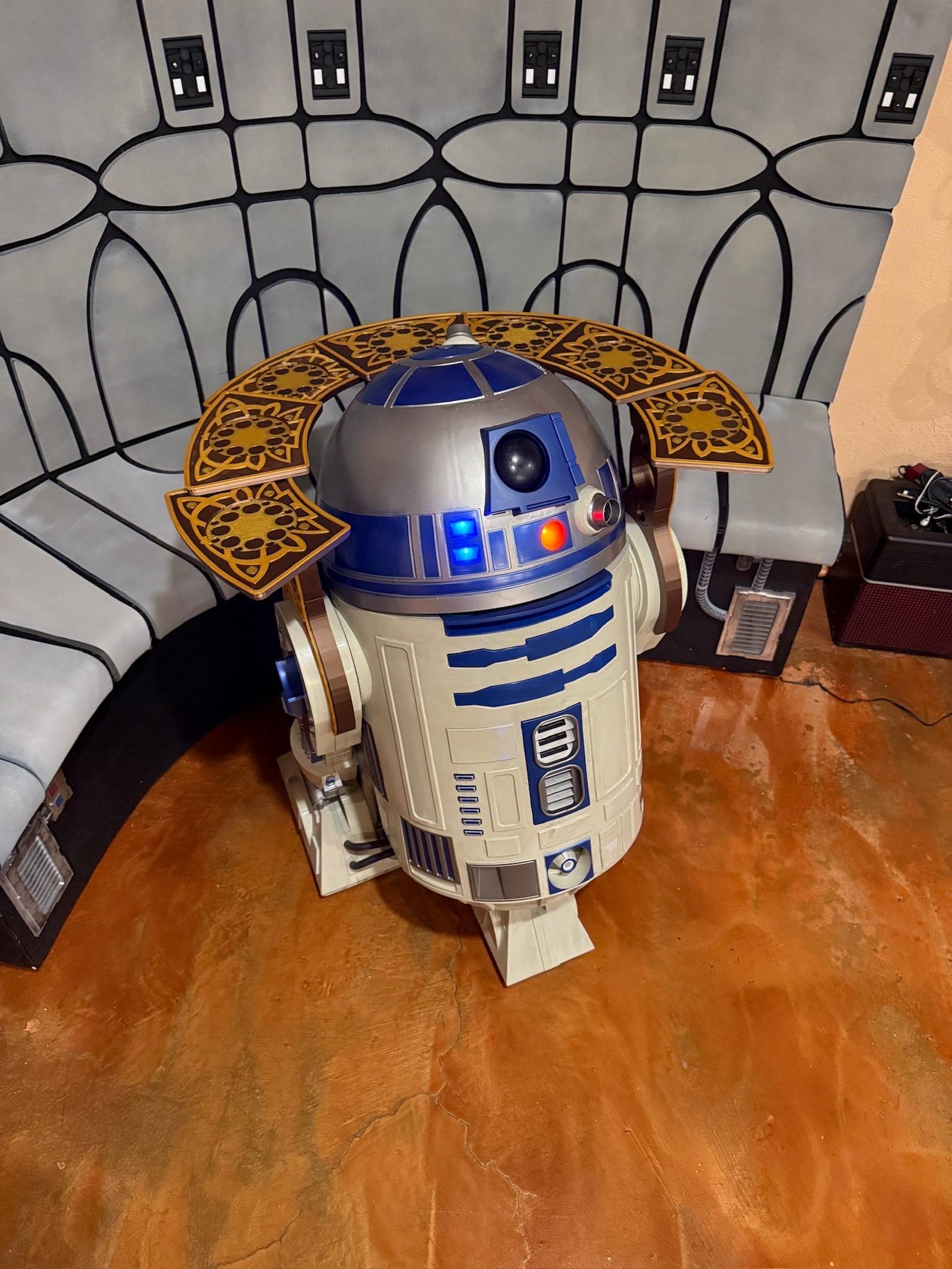 ROTJ R2-D2 (Home Depot) Droid Barge Tray 2