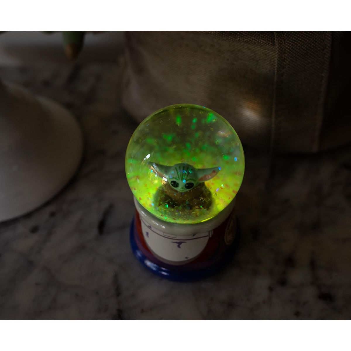 TM The Child (Grogu) Hover Pod Light-Up Mini Snow Globe 3