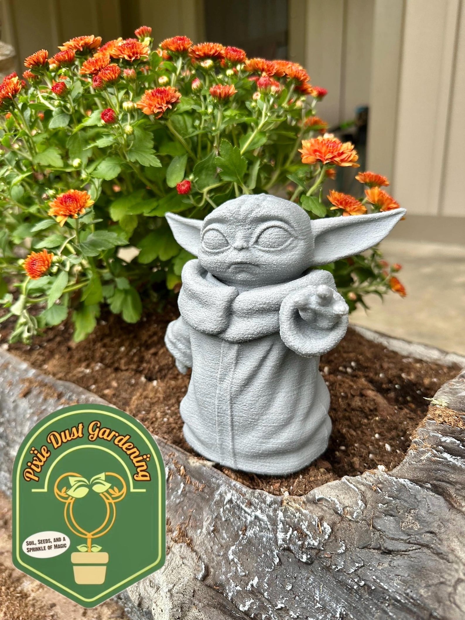 TM The Child (Grogu) Garden Decor Statue 2