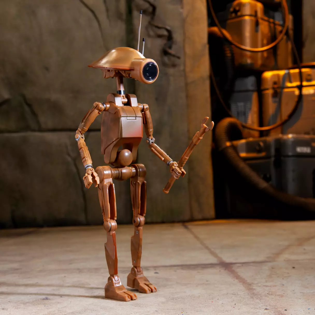 SWGE Pit Droid Interactive Action Figure 2
