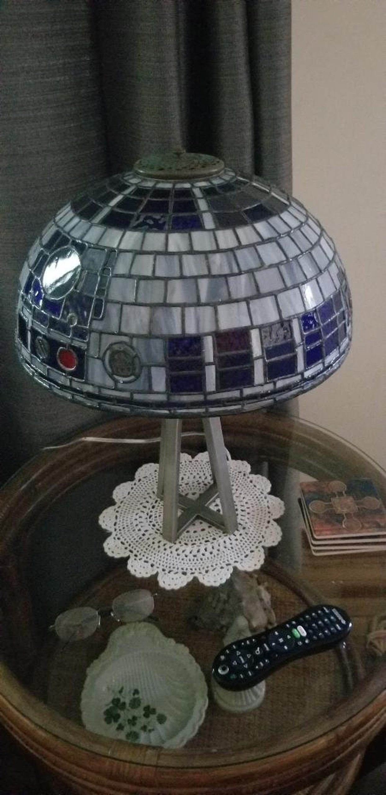 SW R2-D2 Tiffany Style Lamp Shade 1
