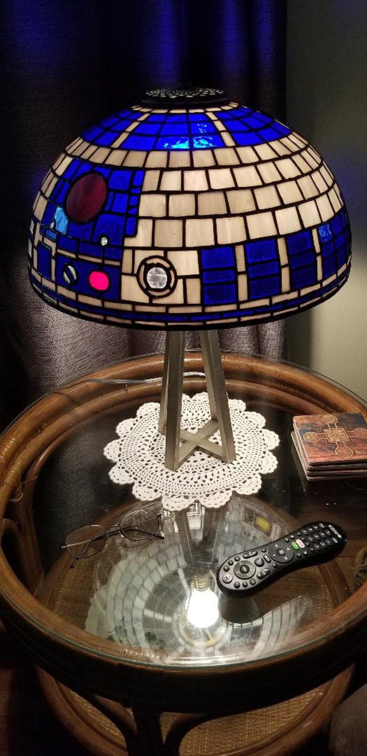 SW R2-D2 Tiffany Style Lamp Shade 2