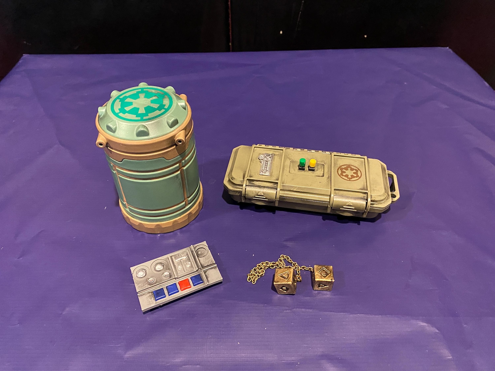 SW Jedi Lightsaber Kyber Crystal Case and Inspired Lantern Set 1