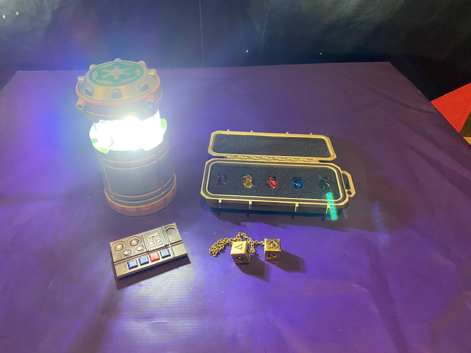 SW Jedi Lightsaber Kyber Crystal Case and Inspired Lantern Set 2