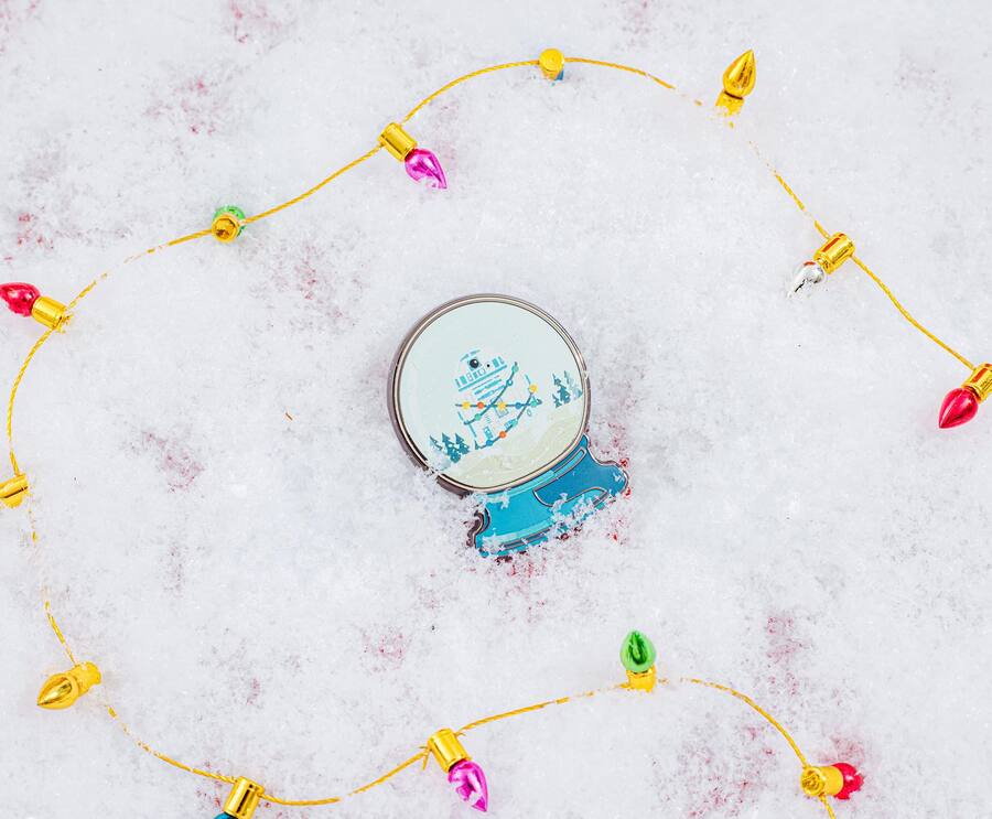 SW R2-D2 Holiday Winter Snow Globe Enamel Pin 3