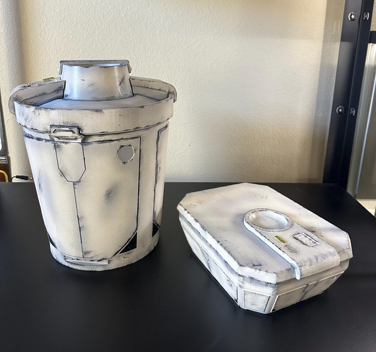 TM Bounty Hunter Safe Container Life-Sized Prop 1