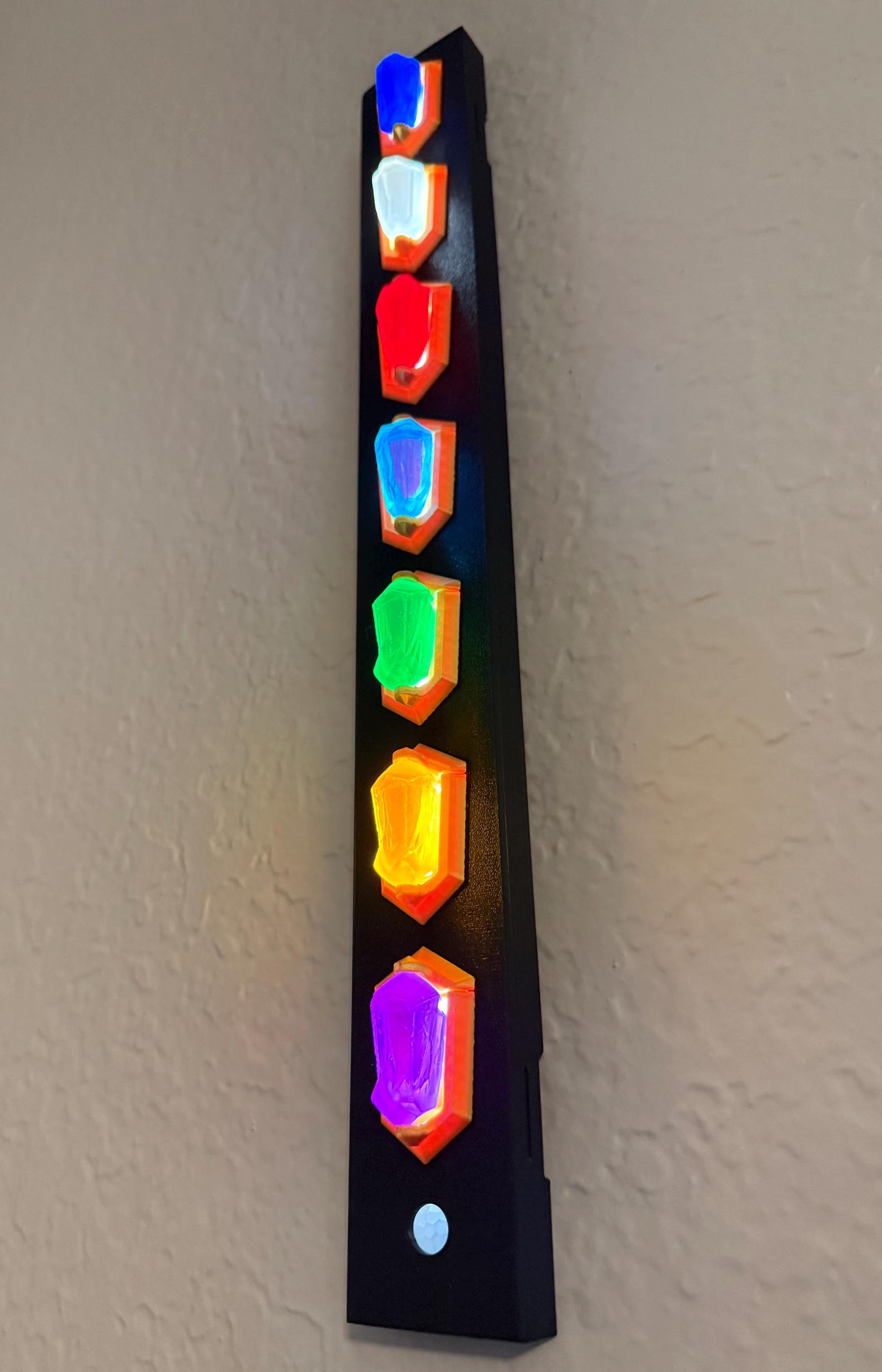 SWGE The Kyber Keeper Kyber Crystal Wall Mount Display 1