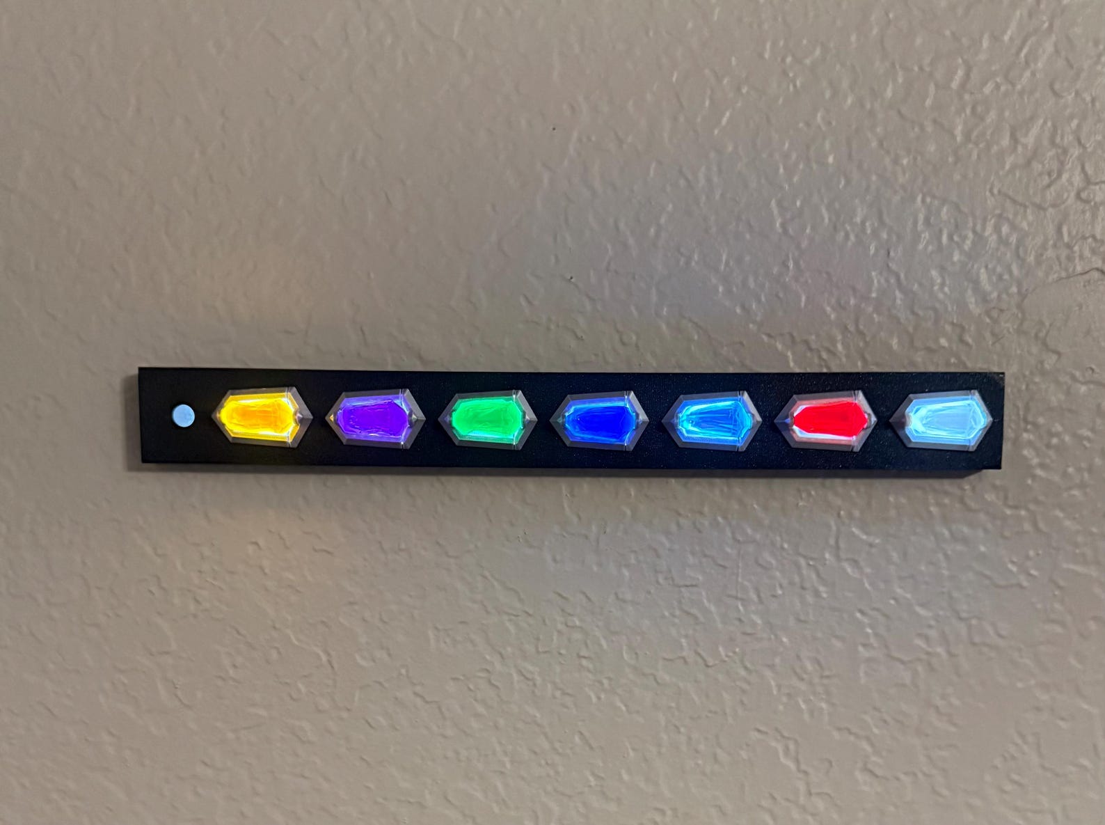 SWGE The Kyber Keeper Kyber Crystal Wall Mount Display 2