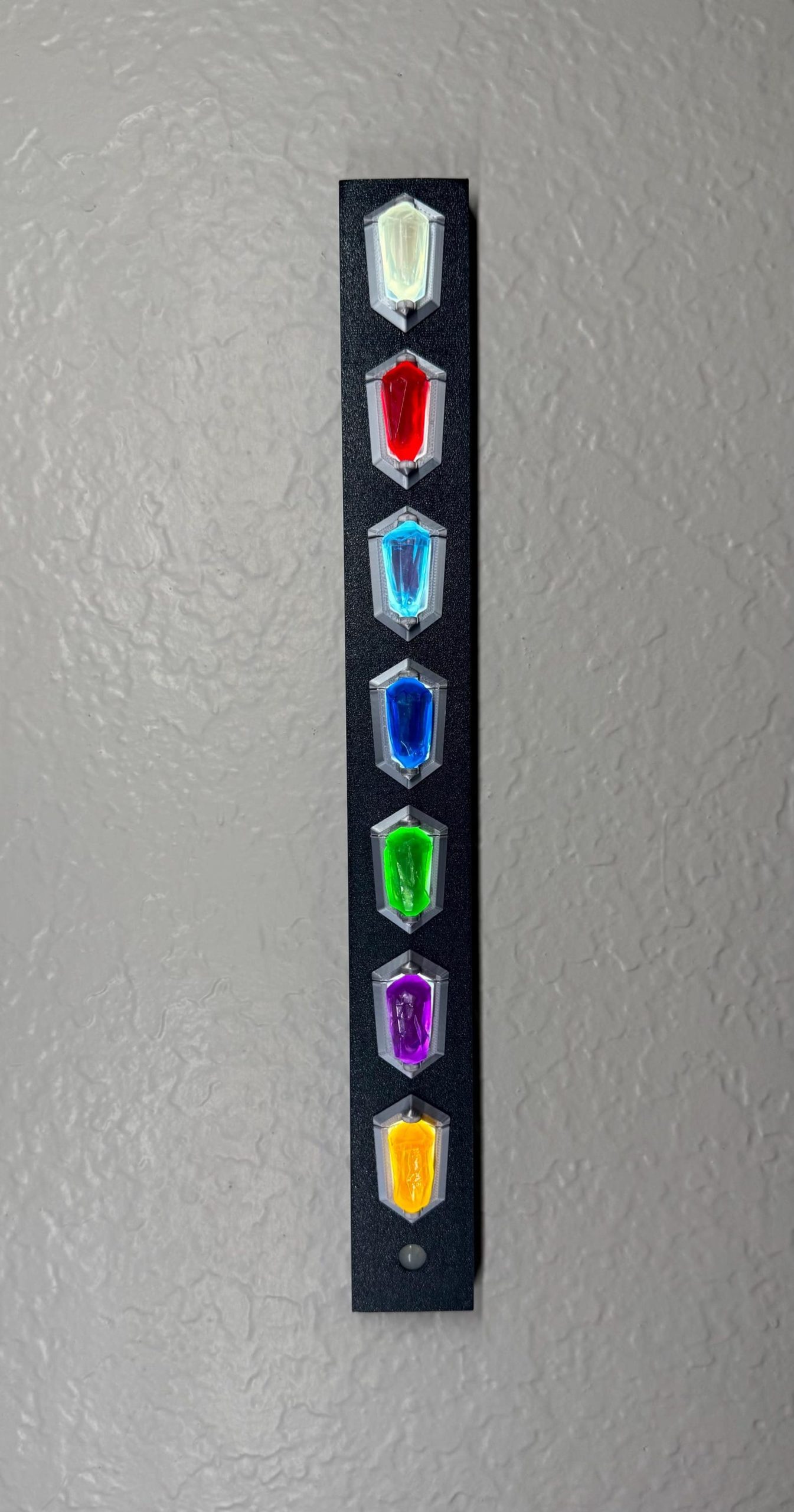 SWGE The Kyber Keeper Kyber Crystal Wall Mount Display 3