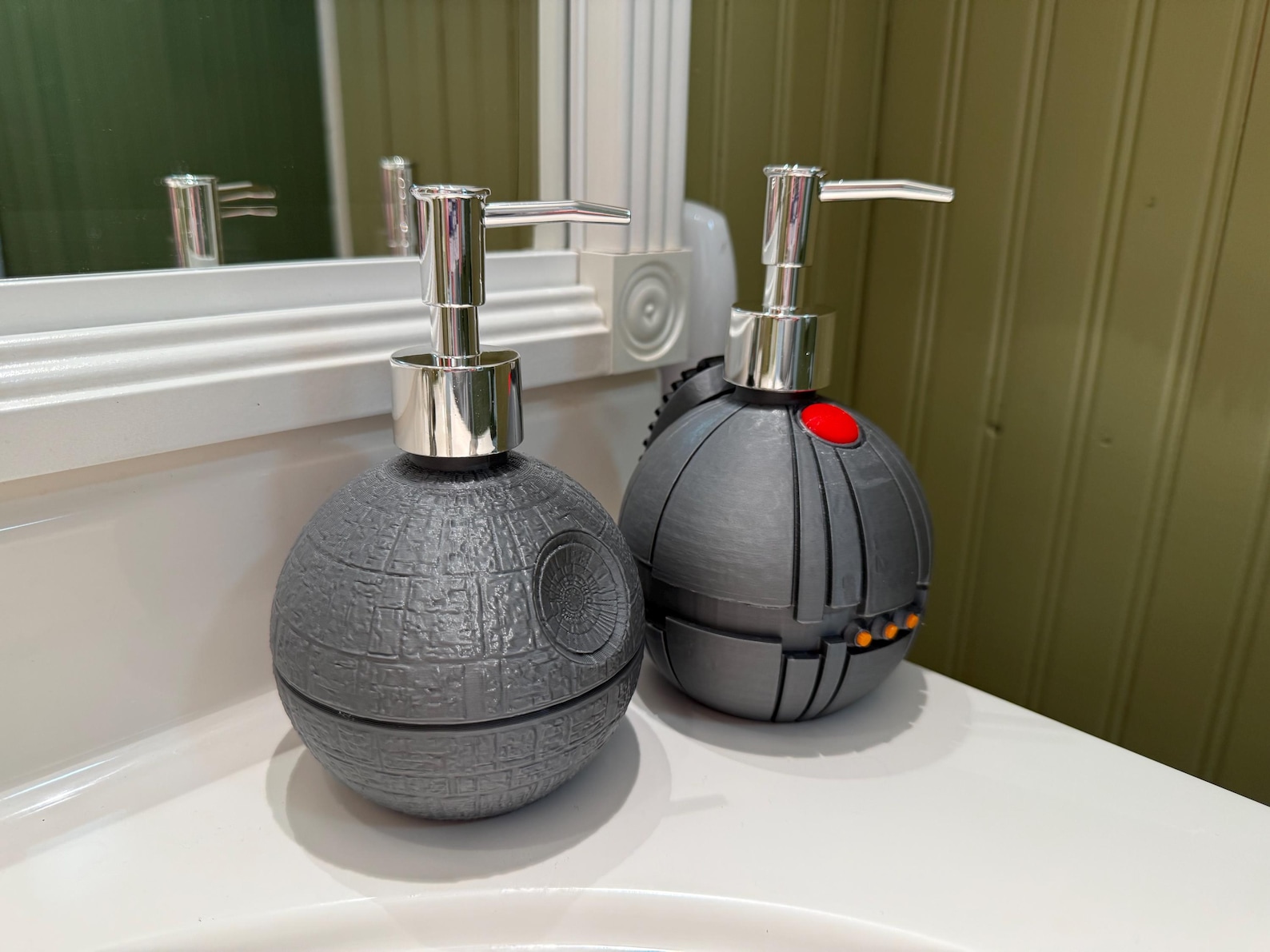 SW Death Star and Thermal Detonator Liquid Soap Dispensers Set 1