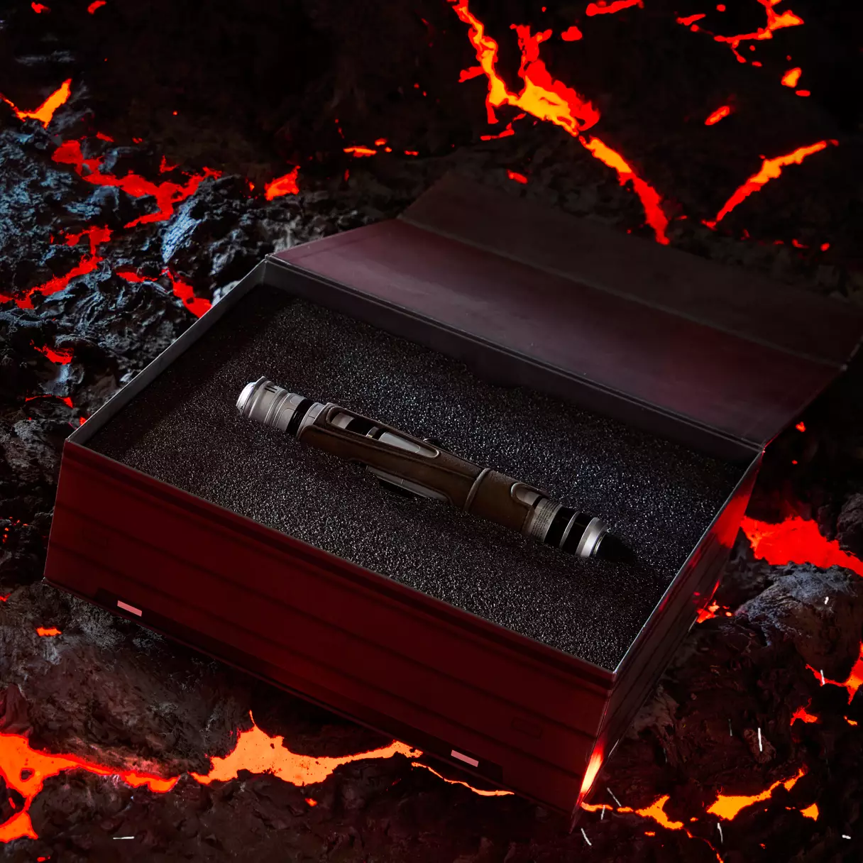 MSL Devon Izara Limited Edition Legacy Lightsaber Hilt 2
