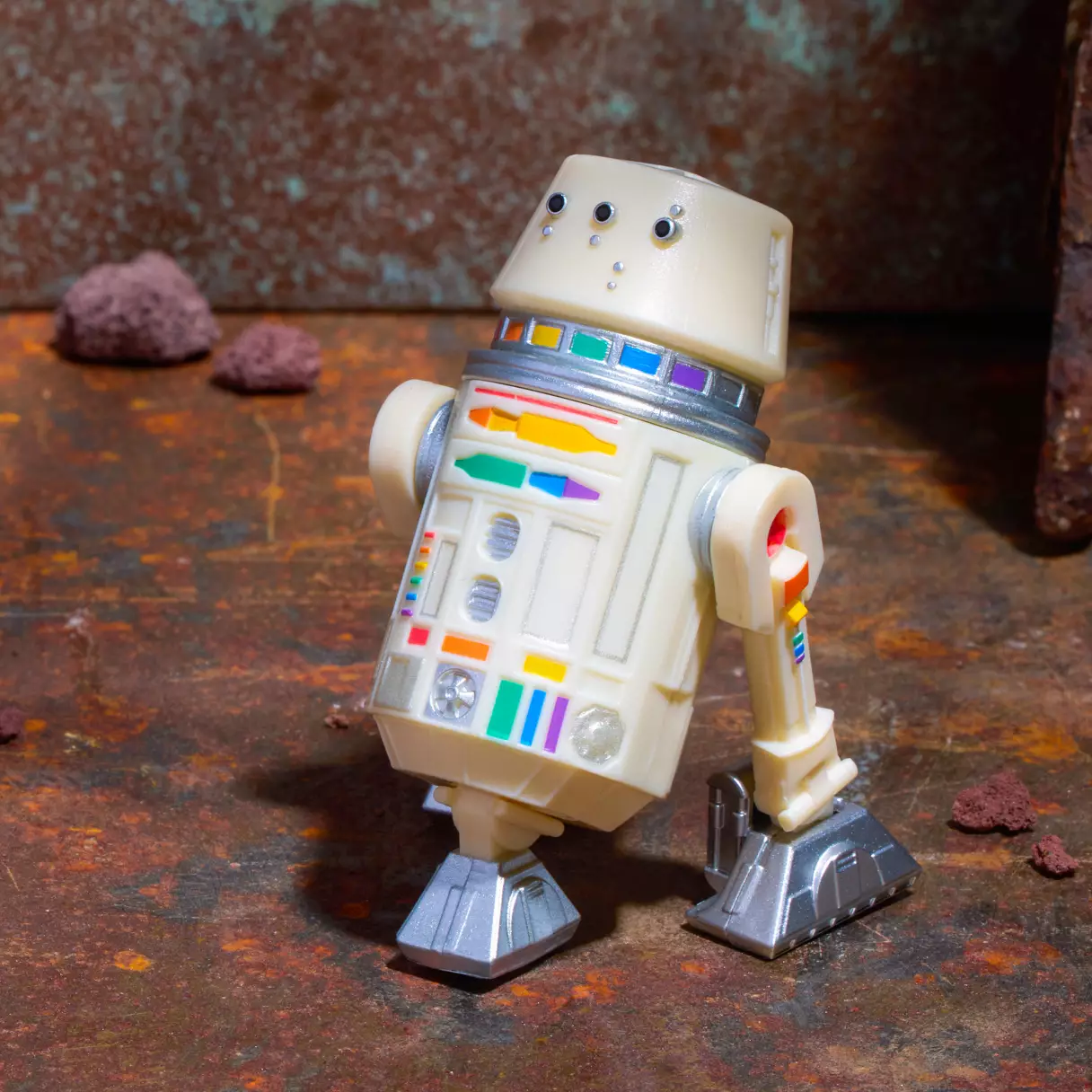 SWGE R5-PR0UD Droid Factory Figure 2