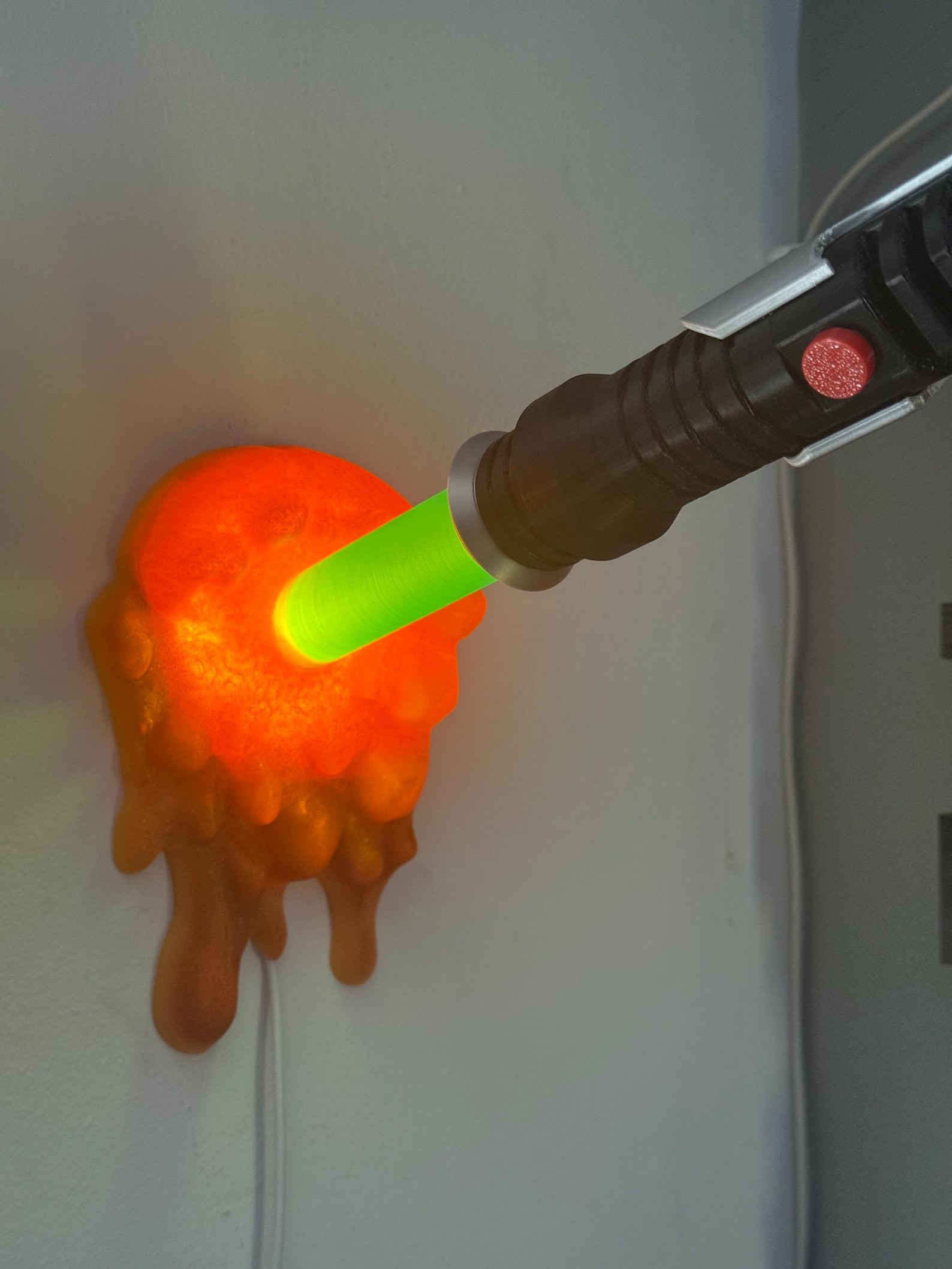 TPM Qui-Gon Jinn Lightsaber Lamp 2